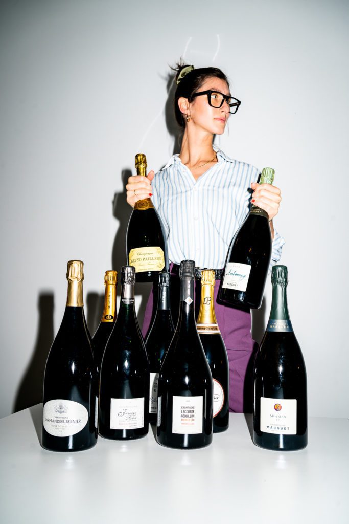 Frau mit Magnum Champagnerflaschen-FOUFOU-CHAMPAGNE-BOUTIQUE